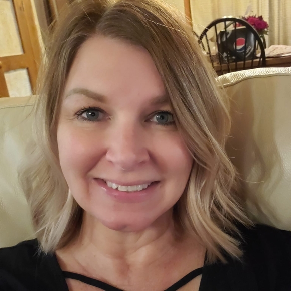 Meet your Posher, Renee - Picture 1 of 1